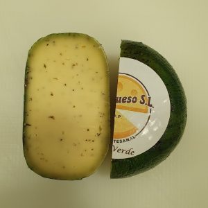 Craxi.PV630 Queso pesto verde kilo, pequeña rueda de queso gouda de granja de leche cruda de vaca, queso gouda Holandés artesano con hierbas de pesto verde, peso de rueda 1 Kg.