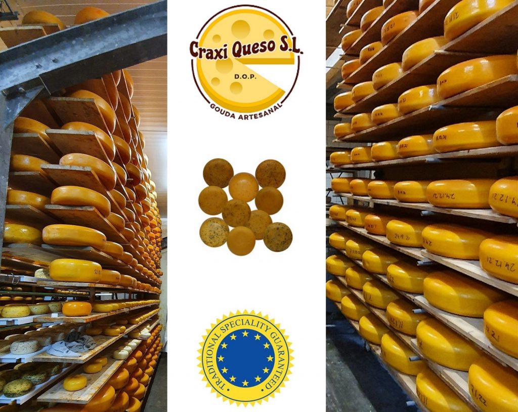 Sala de maduración de nuestros quesos Gouda artesanos en la granja de los Países Bajos