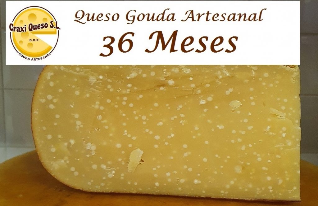 Cuña de queso Gran Reserva viejo elaborado con leche de vaca cruda (maduración natural 36 meses)