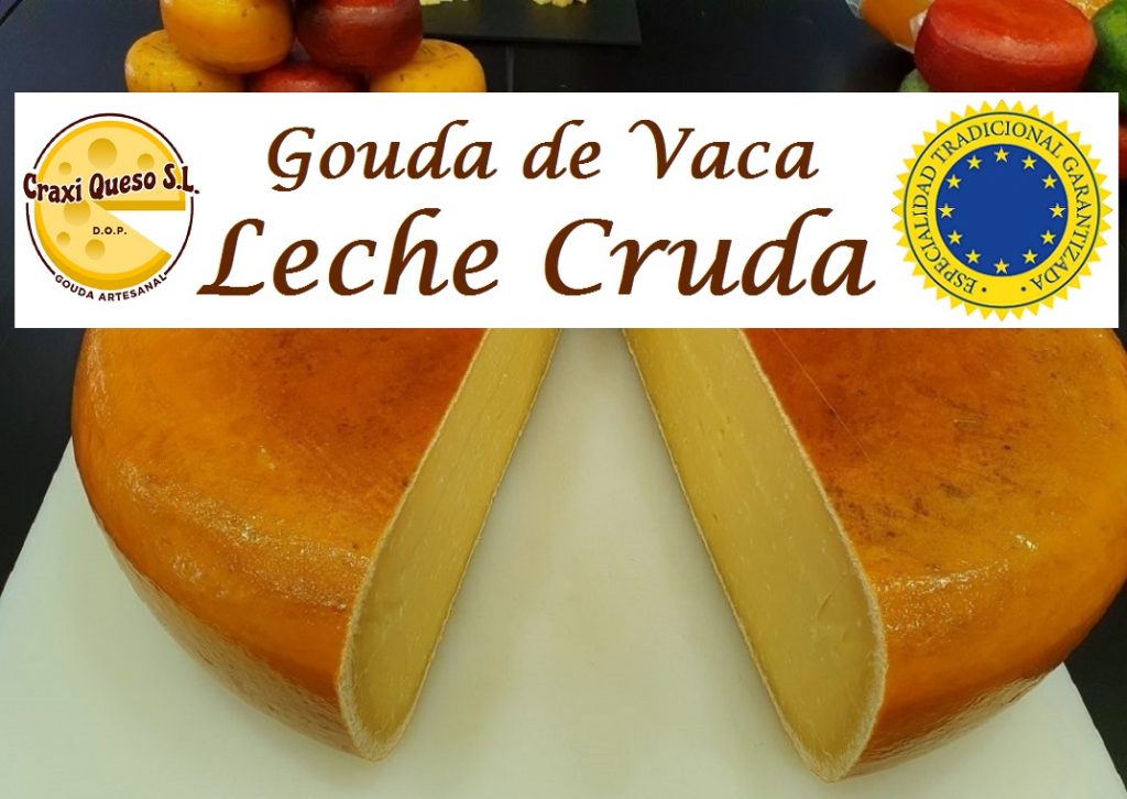 El precio por queso viejo de vaca no pasteurizada. Queso artesano a partir de leche cruda de vaca con 12 meses de curación