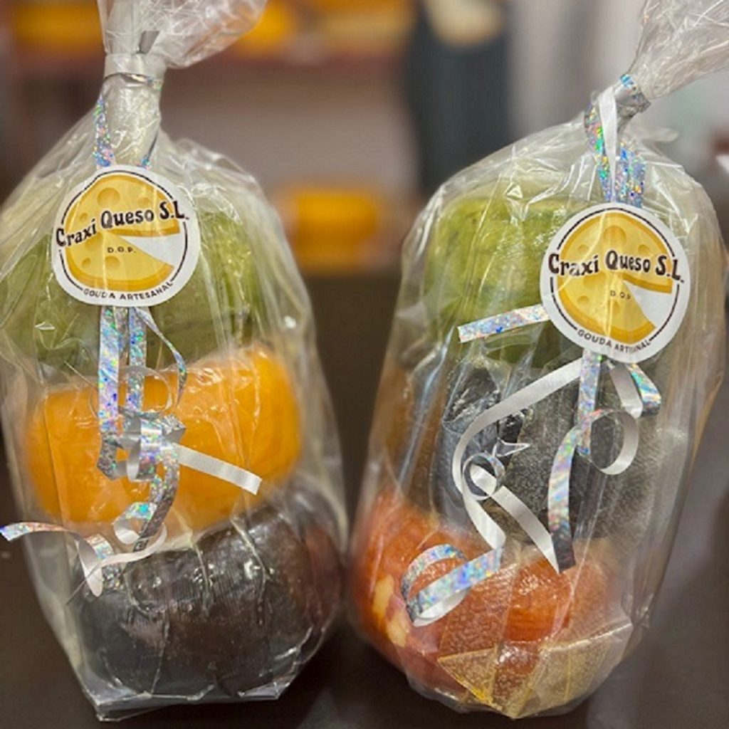 Compra pack 1 de quesos Gouda artesanos. Gouda con trufa, Gouda con pesto verde y Gouda con pesto rojo. Precio: 30 €.