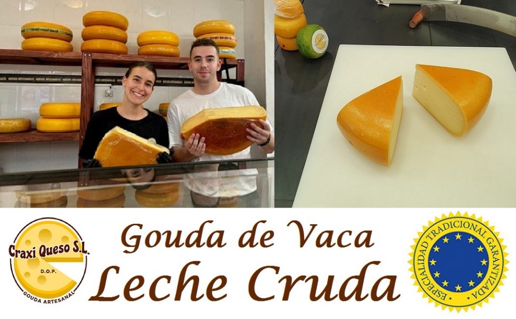 Variedad de quesos Gouda artesanales de vaca elaborados con leche cruda en quesería Craxi de Málaga